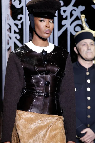 Look 75